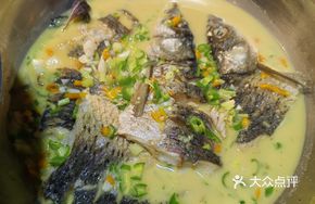 Skillful Housewife Live Fish