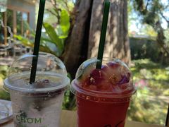 -Chom Cafe and Restaurant