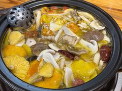 -菌之家·专业纯野生菌火锅·特色炒菌