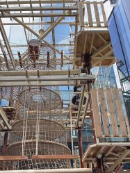 -PIPIKINGDOM皮皮王国欢乐号(欢乐海岸购物中心店)