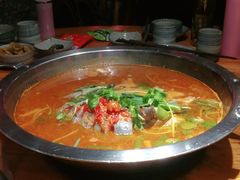 -野山舂·贵州现舂酸汤火锅(鸿通城店)