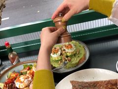 牛油果煮蛋吐司-RAC BAR(安福路店)