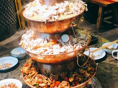 -沪小二炭火蛙锅(淮海中路美食不夜城店)