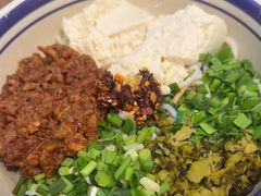 -云阿蛮云南生烫牛肉米线(奉贤路店)