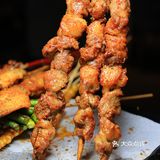 羊肉火锅配烧烤，舌尖上双重享受！
