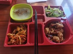 -奔驰北京极光星徽(四元桥店)
