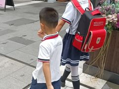-米娜凯威少儿礼仪艺术教育(南海新凯广场店)