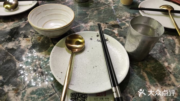 浩海火燒雲傣家菜(静安芮欧店)餐具摆设图片
