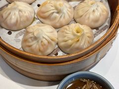 蟹粉鲜肉馅-馋三尺蟹粉小笼(人民广场店)