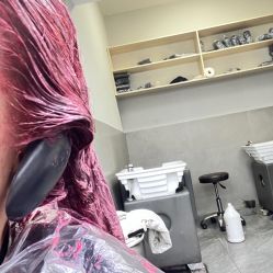 -IU潮牌·SALON