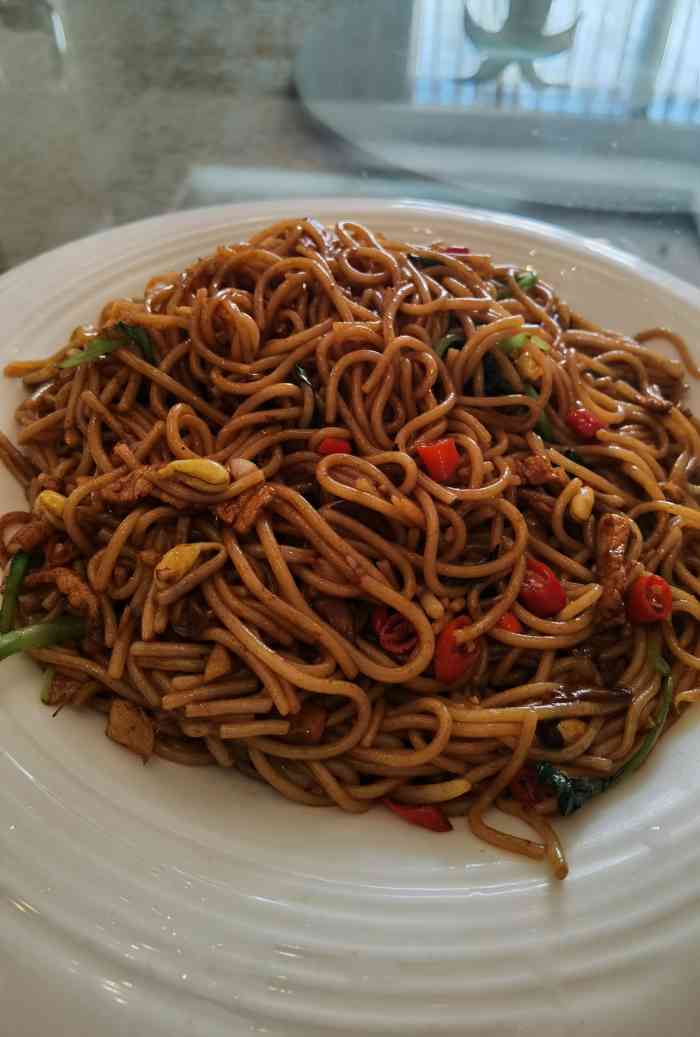 江西大厦合味原餐厅"萝卜果然名不虚传,鱼杂鲫鱼锅也非常地道.
