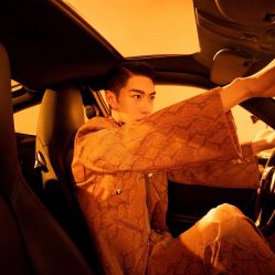 -变画·发型STUDIO