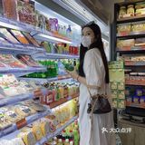 其实也没有什么太特别的技巧,重点是要放松,不要太摆拍