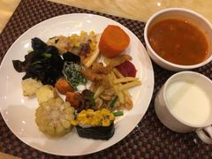 -舜耕山庄四时万和自助餐厅