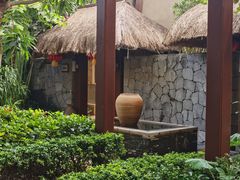 -三亚湾海居铂尔曼度假酒店