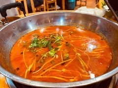 红酸汤锅-苗阿哥