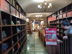 -钟书阁(松江泰晤士小镇店)