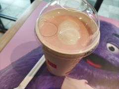 草莓奶昔-麦当劳(静安寺店)