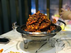 -凤凰路何眼镜香辣蟹(花果园店)