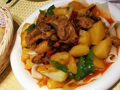 新疆大盘鸡-巴扎美食·新疆菜·西域歌舞表演餐厅(新疆大厦店)