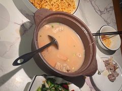 -小凤庭·地道湖北菜武昌鱼·藕汤(38年黄鹤楼店)