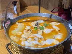 -老滇山寨•云南特色菜•地方菜•民族风情歌舞表演(金碧店)