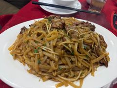 干炒牛河-花苑美食横琴生蚝火锅(拱北粤华路店)
