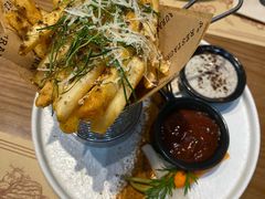 -Mark&Mars Restaurant