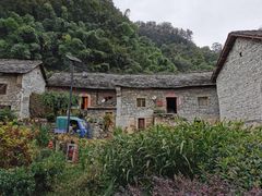 -高荡千年布依古寨旅游景区