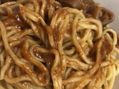 -松树干拌面店