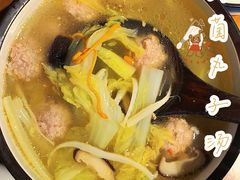 鲜菌丸子汤-觅山云南菜(泊富ICITY店)