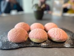 樱色脆皮叉烧包-水上明月·湖景餐厅