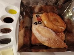 -龙虾酒吧扒房(宁波香格里拉店)