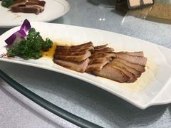 -广东大厦酒店(广州北京路步行街纪念堂地铁站店)