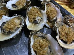 -蚝哥花姐湛江烤生蚝(美丽湾市场店)