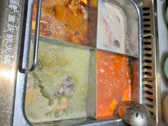 -巴渝瓦肆重庆鲜火锅(宝龙环湖店)