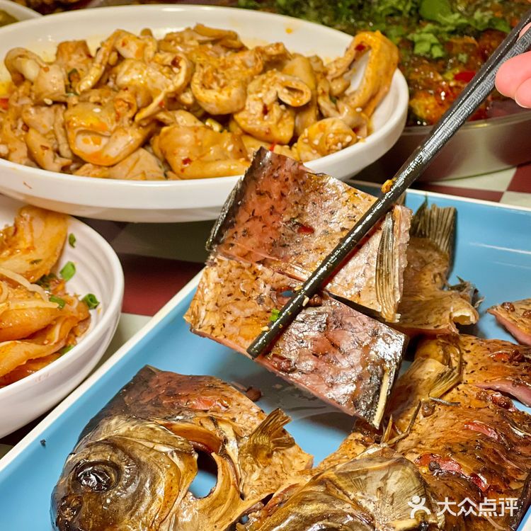 彭州。。。开车几十公里也要来吃的店。。。