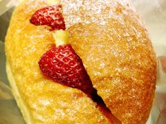 草莓卡仕达-面包新语(上地华联店)