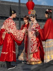 点击看大图 -艺憬婚纱礼服·造型(二七万达店)