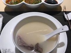 -余欢领鲜火锅(新街口店)