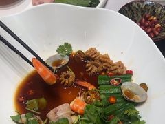 -红鼎豆捞·非遗鲍皇汤火锅(宝丰路店)