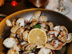 橄榄油蒜蓉炒白贝-火车头法国西餐厅