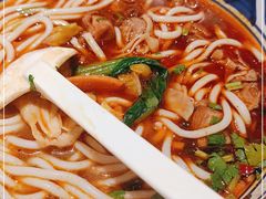 -鑫花溪牛肉米粉(东环大润发店)