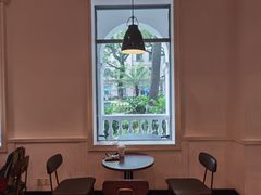 靠窗位-星巴克臻选(广州沙面店)