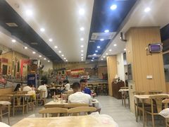 大堂-江城燕子大排档(江汉路步行街店)