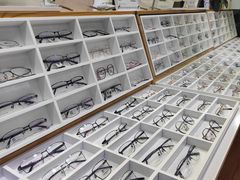 -MiRi眼镜·蔡司·星趣控·尼康控优点视觉合作店(南京东路店)