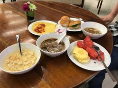 -西沃古尔·拉姆古兰爵士国际机场