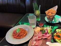 -DEEP·深美式餐吧(五棵松华熙LIVE店)