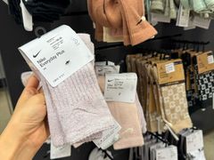 -百年港湾奥特莱斯(香炉礁店)