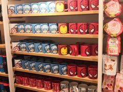 -名创优品(北京新中关购物中心地铁层店)